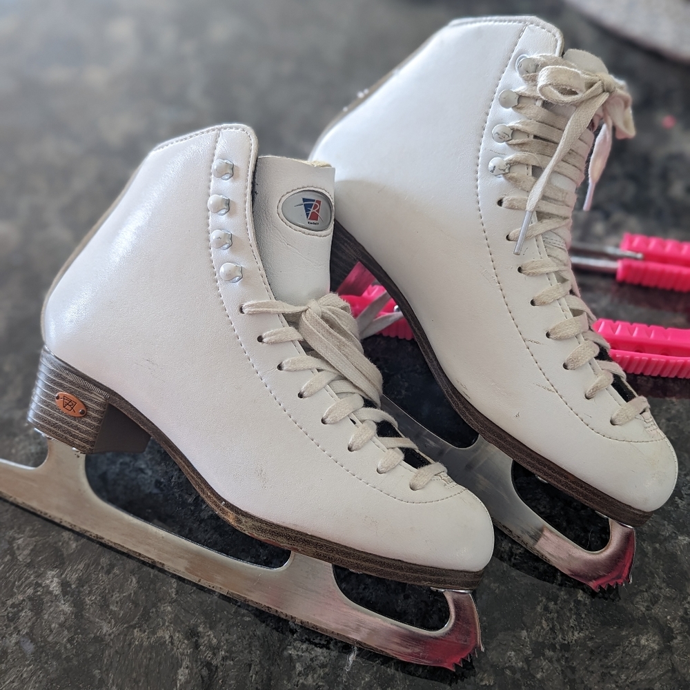 Size 5 Riedell Ice Skates
